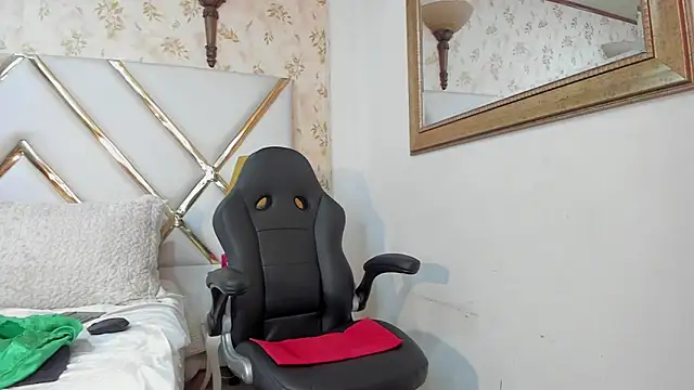 MalorySweet online show from 02-15-26, 02:25