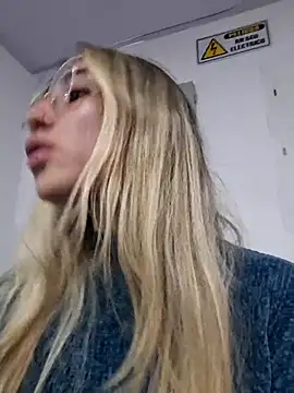 Scarlett Khan online show from 02-22-25, 06:06