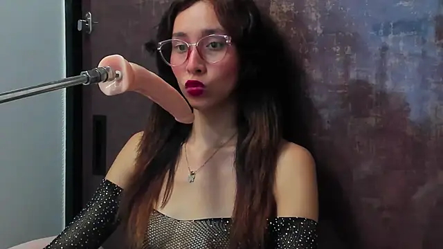 doll bella  online show from 02-23-25, 08:00