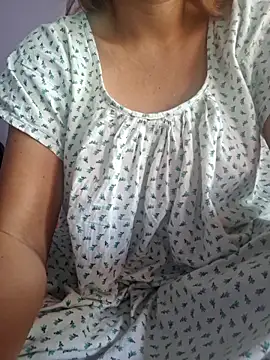 Snapshot of Melody_Shyla chatting on 12-04-25, 03:27 Melody Shyla online show from 12-04-25, 03:27