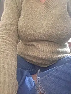 Snapshot of Melody_Shyla chatting on 12-14-25, 01:38 Melody Shyla online show from 12-14-25, 01:38