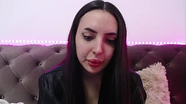 Snapshot of TiffanyPeretz chatting on 02-18-25, 11:52 TiffanyPeretz online show from 02-18-25, 11:52
