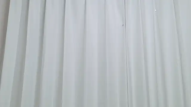 yuki room online show from 11-13-25, 01:21