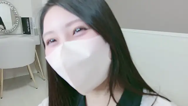yuki room online show from 05-26-26, 01:18
