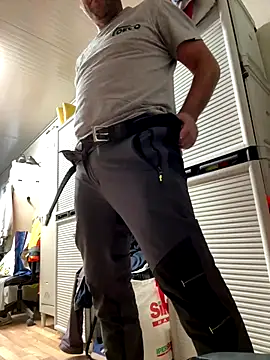 Snapshot of Lecatore80 chatting on 10-04-25, 10:35 Lecatore80 online show from 10-04-25, 10:35