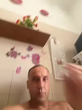 Snapshot of Lecatore80 chatting on 06-27-26, 12:22 Lecatore80 online show from 06-27-26, 12:22