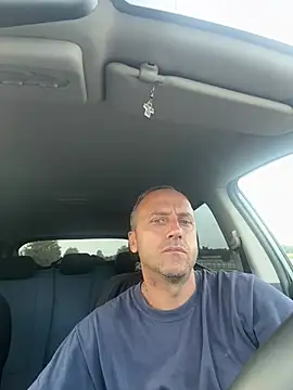 Snapshot of Lecatore80 chatting on 08-04-26, 03:58 Lecatore80 online show from 08-04-26, 03:58