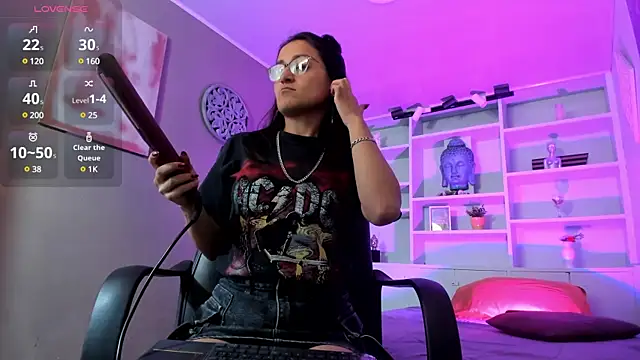 Lucy Williiams online show from 03-10-25, 08:56