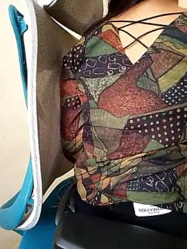 Snapshot of Indianhyna chatting on 09-26-25, 07:23 Indianhyna online show from 09-26-25, 07:23