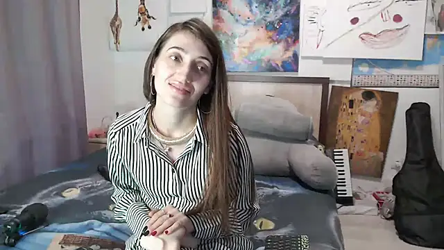 Snapshot of Iren chatting on 03-19-25, 07:38 Iren online show from 03-19-25, 07:38