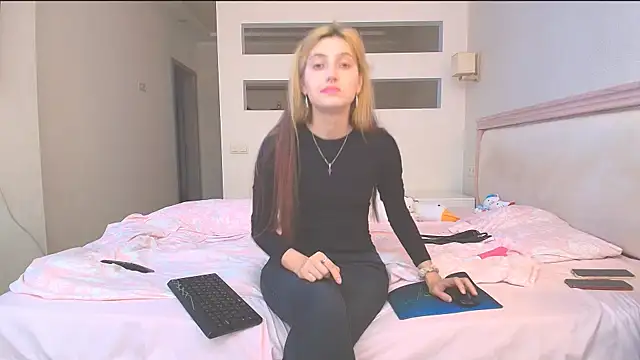 Snapshot of Iren chatting on 10-09-25, 02:37 Iren online show from 10-09-25, 02:37