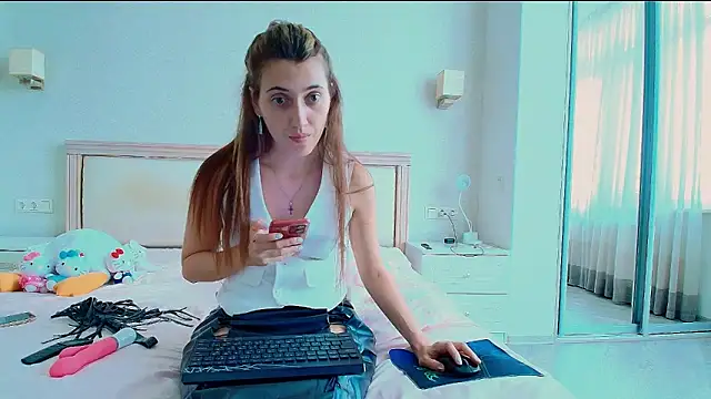 Snapshot of Iren chatting on 11-06-25, 10:38 Iren online show from 11-06-25, 10:38