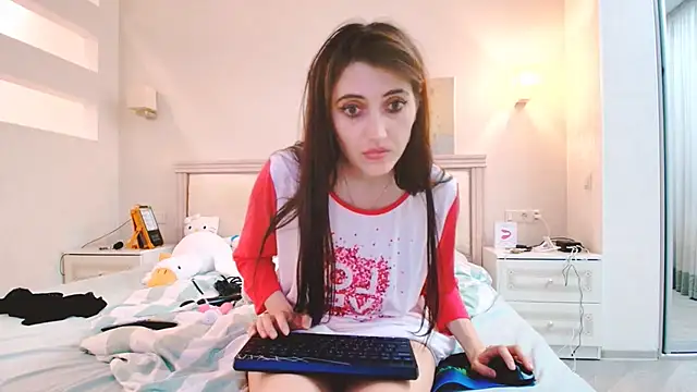 Snapshot of Iren chatting on 11-26-25, 01:17 Iren online show from 11-26-25, 01:17