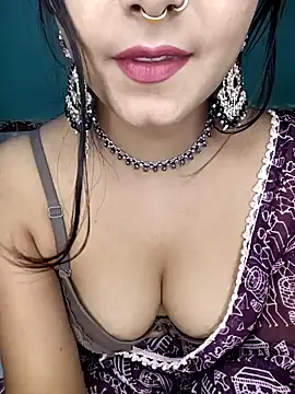 Snapshot of Diamond_queeen chatting on 12-28-24, 10:23 Diamond queeen online show from 12-28-24, 10:23