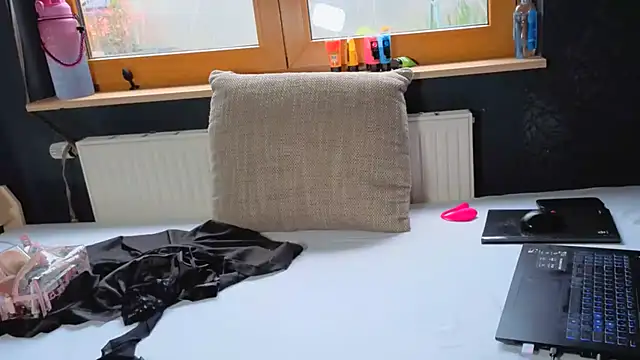 Snapshot of SherryOutdoor1 chatting on 10-24-25, 07:38 SherryOutdoor1 online show from 10-24-25, 07:38