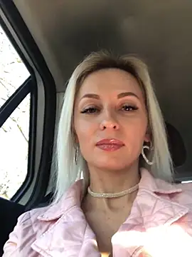 Snapshot of Diamond_Bunny_ chatting on 01-26-25, 01:36 Diamond Bunny  online show from 01-26-25, 01:36