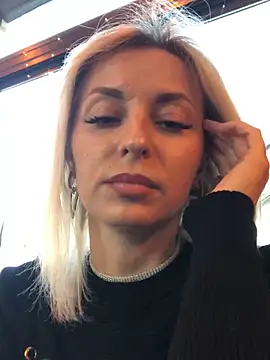 Snapshot of Diamond_Bunny_ chatting on 02-14-25, 03:05 Diamond Bunny  online show from 02-14-25, 03:05