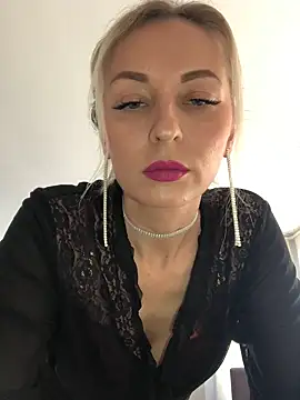Snapshot of Diamond_Bunny_ chatting on 02-21-25, 01:00 Diamond Bunny  online show from 02-21-25, 01:00
