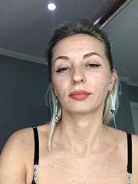 Snapshot of Diamond_Bunny_ chatting on 03-19-25, 06:55 Diamond Bunny  online show from 03-19-25, 06:55