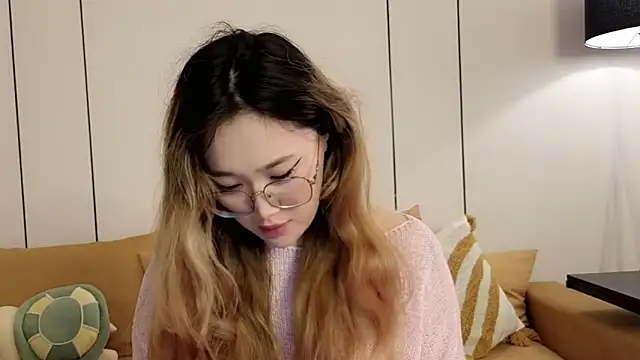 Jennatyan online show from 04-15-26, 07:48