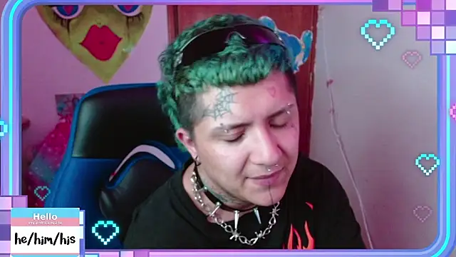 Snapshot of masterkevinftm chatting on 02-10-25, 01:01 masterkevinftm online show from 02-10-25, 01:01