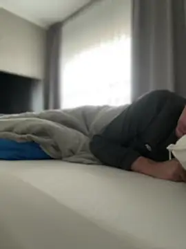 Snapshot of youssef00711 chatting on 12-21-25, 10:00 youssef00711 online show from 12-21-25, 10:00