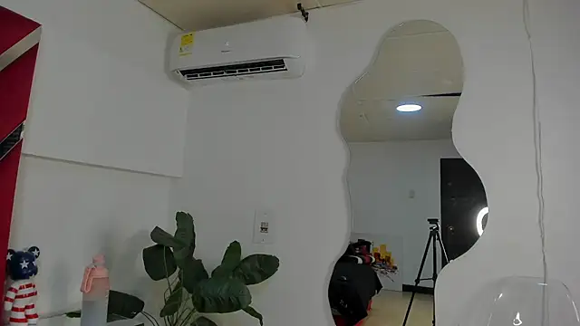 Milanxht online show from 11-18-25, 08:46