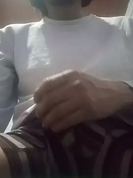 Snapshot of andrexote chatting on 11-02-25, 04:26 andrexote online show from 11-02-25, 04:26