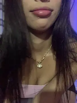 Snapshot of Nicole_cute1 chatting on 01-10-25, 06:31 Nicole cute1 online show from 01-10-25, 06:31