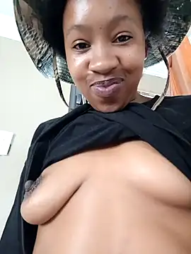 Snapshot of CocoSexyBabe chatting on 02-05-25, 01:33 CocoSexyBabe online show from 02-05-25, 01:33