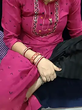 Snapshot of kaveerpooja947 chatting on 05-06-26, 05:18 kaveerpooja947 online show from 05-06-26, 05:18
