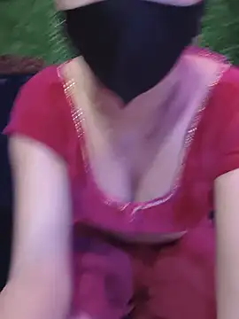 Snapshot of kaveerpooja947 chatting on 05-18-26, 05:41 kaveerpooja947 online show from 05-18-26, 05:41