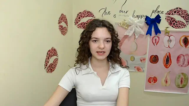  SusieSu  online show from 12-23-24, 10:10