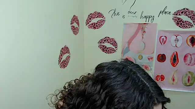  SusieSu  online show from 02-07-25, 07:29