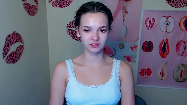  SusieSu  online show from 10-02-25, 06:20