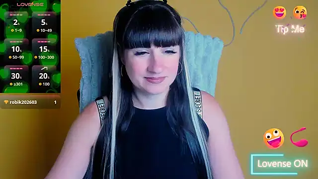 Snapshot of Violla_My chatting on 06-21-26, 05:21 Violla My online show from 06-21-26, 05:21