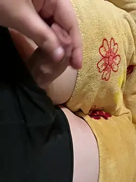 Snapshot of Max_2515 chatting on 12-19-24, 02:57 Max 2515 online show from 12-19-24, 02:57