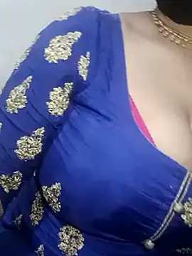 Snapshot of Anamika_Kapoor chatting on 01-24-25, 10:41 Anamika Kapoor online show from 01-24-25, 10:41