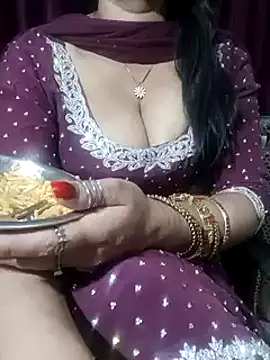 Snapshot of Anamika_Kapoor chatting on 02-28-25, 10:17 Anamika Kapoor online show from 02-28-25, 10:17