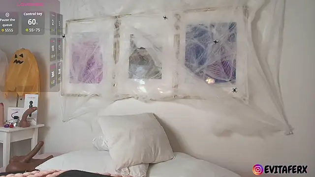 Snapshot of Eva_depp chatting on 10-16-25, 01:45 Eva depp online show from 10-16-25, 01:45