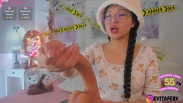 Snapshot of Eva_depp chatting on 10-28-25, 05:37 Eva depp online show from 10-28-25, 05:37