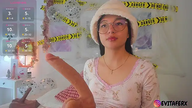 Snapshot of Eva_depp chatting on 10-29-25, 03:25 Eva depp online show from 10-29-25, 03:25