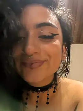 Snapshot of Lila_Desiree chatting on 12-17-24, 04:23 Lila Desiree online show from 12-17-24, 04:23