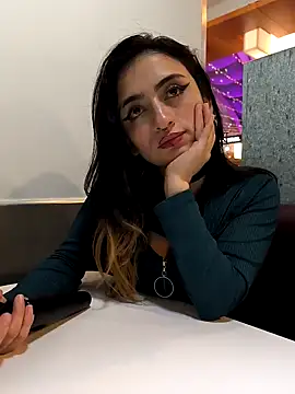 Snapshot of Lila_Desiree chatting on 12-29-24, 02:38 Lila Desiree online show from 12-29-24, 02:38