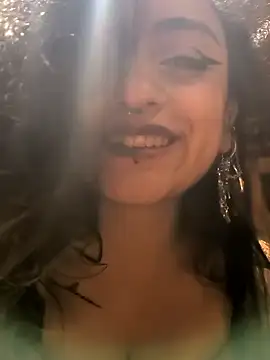 Snapshot of Lila_Desiree chatting on 12-30-24, 04:31 Lila Desiree online show from 12-30-24, 04:31