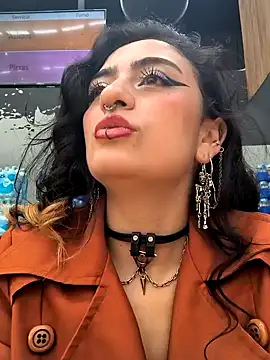 Snapshot of Lila_Desiree chatting on 12-31-24, 06:35 Lila Desiree online show from 12-31-24, 06:35