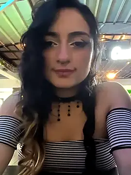 Snapshot of Lila_Desiree chatting on 01-08-25, 01:32 Lila Desiree online show from 01-08-25, 01:32