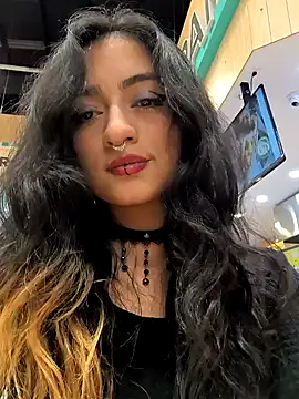 Snapshot of Lila_Desiree chatting on 01-28-25, 01:50 Lila Desiree online show from 01-28-25, 01:50