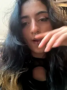 Snapshot of Lila_Desiree chatting on 01-28-25, 10:01 Lila Desiree online show from 01-28-25, 10:01