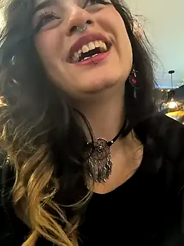 Snapshot of Lila_Desiree chatting on 02-01-25, 02:05 Lila Desiree online show from 02-01-25, 02:05